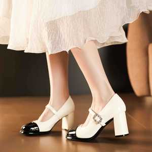Escarpins Mary Jane à bout rond en cuir verni, talon carré de 5 cm ou 8 cm, avec bride à boucle et décorations en strass, chaussures confortables pour femme - Product Image 1
