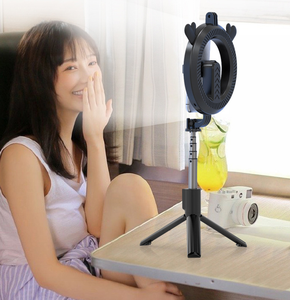 P40D Trépied de <span class=keywords><strong>selfie</strong></span> multifonctionnel de grande taille pour téléphone portable avec lumière d'appoint de beauté pour la photographie vidéo - Product Image 2