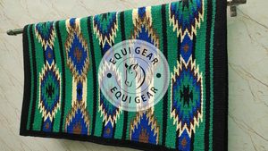 Couverture de selle Western vert foncé en laine avec doublure polaire et extérieur en vison pour l'équitation classique - Product Image 3