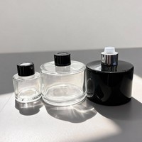 Bouteille en verre pour bâtonnets de parfum d'aromathérapie 100ml 120ml 150ml 200ml Bouteille diffuseur de parfum en verre vide de luxe personnalisée noire