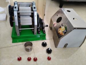 Mini Extractor de Jugo de Caña de Azúcar con Motor, Acero Inoxidable 304, Fácil de Operar - Product Image 3