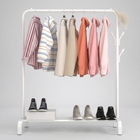 Porte-manteau multifonctionnel simple en métal sur pied avec étagère pour chambre à coucher et magasin