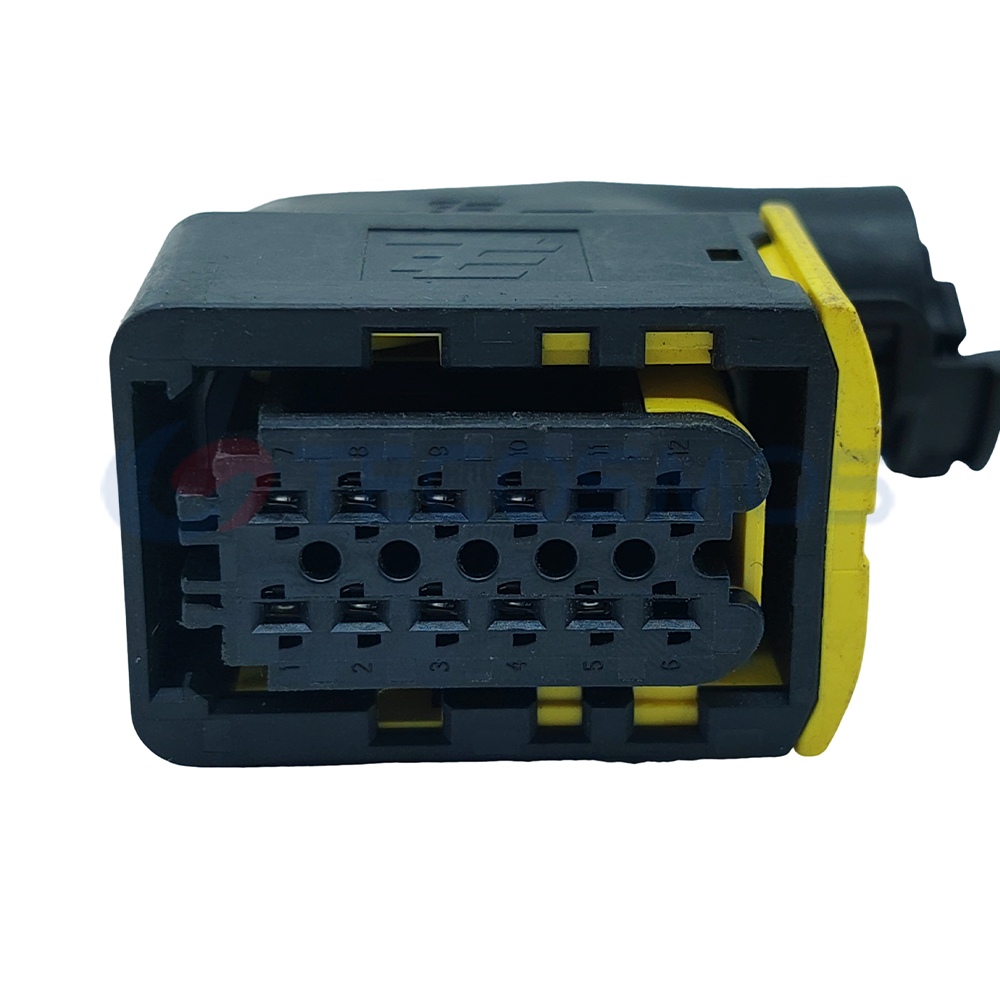 Automotive Urea Plug, Automotive Waterproof Connector, sealed Socket Suitable for CAR 12 Pin Female CT12-0011M-1