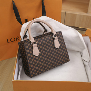 SH0163 Nouveau sac fourre-tout tendance pour femme avec deux poignées et décoration lettres, en PU, fermeture éclair, imperméable pour usage quotidien - Product Image 2
