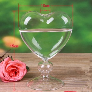 <span class=keywords><strong>Jarrones</strong></span> de cristal transparente <span class=keywords><strong>baratos</strong></span> <span class=keywords><strong>blancos</strong></span> con forma de corazón hechos a mano personalizados para decoración del hogar - Product Image 3