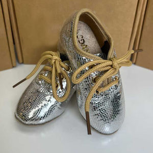 Nouvelles mini chaussures de <span class=keywords><strong>danse</strong></span> <span class=keywords><strong>latine</strong></span> pour enfants, chaussures de <span class=keywords><strong>danse</strong></span> <span class=keywords><strong>latine</strong></span> pour enfants, semelle en daim souple, cadeau de <span class=keywords><strong>danse</strong></span> pour filles, <span class=keywords><strong>petit</strong></span> ornement personnalisable - Product Image 3