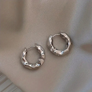 Orecchini a polsino martellati vintage da donna, design testurizzato, accessori per l'orecchio per uso quotidiano - Product Image 5