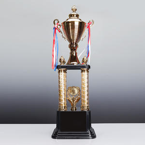 جائزة الكأس المعدنية الذهبية ذات الأربعة أعمدة الكبيرة بتصميم جسر صغير مبتكر وقابل للتخصيص لبطولات كرة السلة وكرة القدم واللقاءات الرياضية - Product Image 3