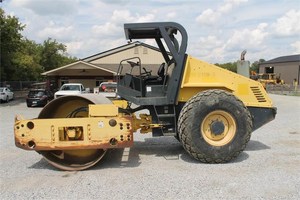 Compacteur routier Bomag BOMAG 216 d'occasion avec moteur Cummins d'origine japonaise - Vente à prix réduit à Hefei, Chine - Product Image 4