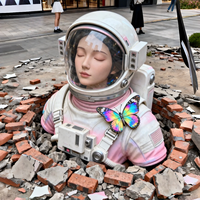 Statue de buste d'astronaute féminine en fibre de verre, grand format, émergeant du sol, pour installation en centre commercial, idéale pour la photographie