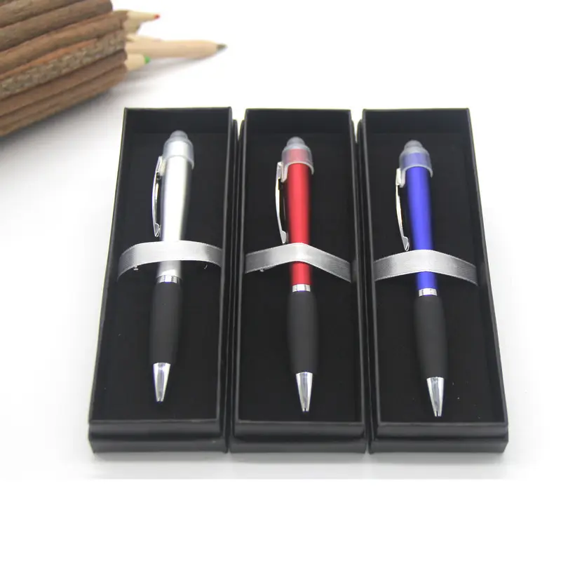 Kişiselleştirilmiş lazer Solgan telefon promosyon yeni flaş kutusu OEM özel sizin Logo LED Stylus dokunmatik ekran tükenmez Light Up kalem