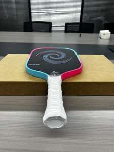 ไม้พายพิคเคิลบอล OEM รุ่นที่ 5 แบบ Hot-Press ผลิตจากคาร์บอนไฟเบอร์ T700 พร้อมแกนโฟม PP รูปทรงรังผึ้ง พกพาสะดวก คุณภาพสูง สำหรับการฝึกซ้อม - Product Image 3