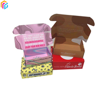 Boîtes d'expédition en carton ondulé kraft personnalisées avec doublure en éponge gaufrée pour l'emballage de vêtements, chaussettes, écharpes, sous-vêtements