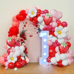 Kit Ghirlanda di Palloncini <span class=keywords><strong>a</strong></span> <span class=keywords><strong>Tema</strong></span> Fragola Ecologici Spessi da 130 Pezzi - Palloncini Rosa, Rossi e Bianchi con Design <span class=keywords><strong>a</strong></span> Cuore in Foil per Decorazioni Festa di Compleanno - Product Image 4