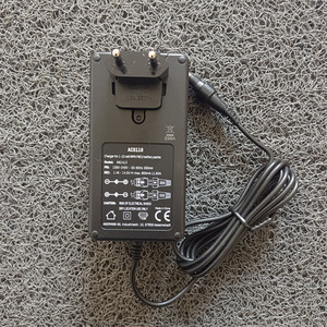 Cargador de batería de viaje Ansmann ACS110 con enchufes y pinzas de cocodrilo - Product Image 2