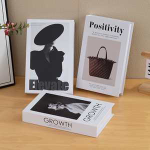 Decoración <span class=keywords><strong>de</strong></span> libros <span class=keywords><strong>de</strong></span> imitación <span class=keywords><strong>de</strong></span> moda, marca famosa, decoración del hogar, libros modernos <span class=keywords><strong>de</strong></span> lujo para mesa <span class=keywords><strong>de</strong></span> centro, decoración del hogar - Product Image 3