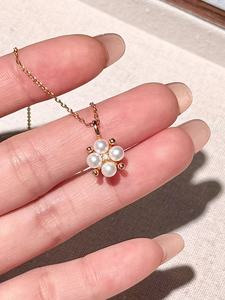 เครื่องประดับ UM เงินแท้ 925 ชุบทอง 18K จี้รูปใบโคลเวอร์ประดับมุกน้ำจืดและเพทายสีขาว สร้อยคอสำหรับงานหมั้นและงานแต่งงาน เหมาะสำหรับทุกเพศทุกวัย สวมใส่ได้ทุกวัน - Product Image 2