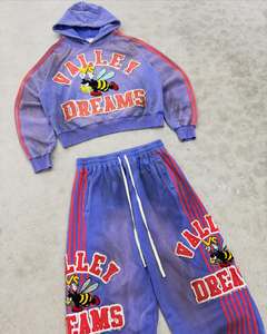 Bộ đồ thể thao nam gồm áo hoodie có khóa kéo và quần jogger thêu nổi, kiểu dáng cũ kỹ, đính đá, màu phai nắng, giặt acid, sản xuất bởi nhà máy. - Product Image 4