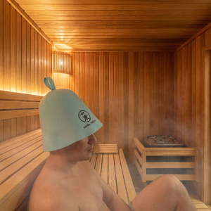 Un genial gorro de sauna de lana merino color verde azulado <span class=keywords><strong>que</strong></span> transmite el espíritu de Tokio mientras el vapor se agacha ante él. - Product Image 6