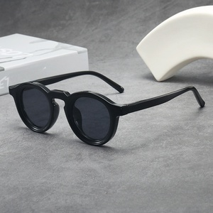 Occhiali da Sole Retrò con Montatura Completa Piccola in PC di Alta Qualità, Protezione UV400, Neri, Nuova Tendenza alla Moda Transfrontaliera per Uomini e Donne - Product Image 4