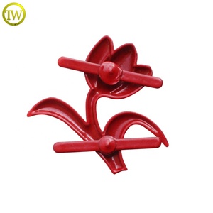 Nhà Máy Trực Tiếp Kim Loại Túi Phụ Kiện Tag Flower Shape Trống Logo Kim Loại Men Tấm Biểu Tượng Với Pins - Product Image 3