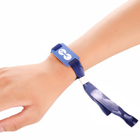 Bracelets événementiels personnalisés en PVC de haute qualité, bracelets VIP en polyester avec puce NFC RFID pour festivals et soirées