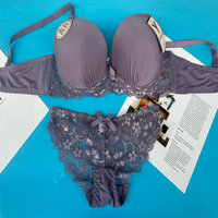 Ensemble soutien-gorge et culotte grande taille pour femme, modèle YRF033, taille 42-52D, couleur or, avec cintre, 2,25 dollars.