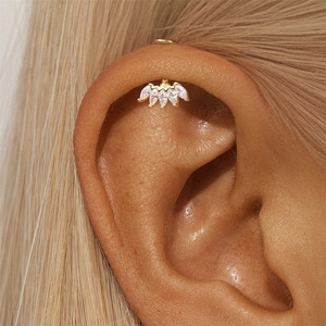 Pendiente de Plata de Ley 925 con Zirconia en Forma de Ojo de Caballo y Flor, de Una Sola Pieza y Parte Posterior Plana - Product Image 3