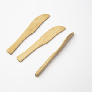 طقم أدوات مائدة من الخيزران خالٍ من البلاستيك، مغلف بشكل فردي بالورق، مع منديل، لحياة مستدامة أثناء التخييم - Product Image 1