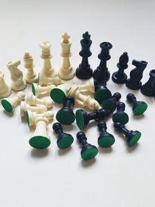 Piezas de Ajedrez de Plástico al por Mayor, <span class=keywords><strong>Juego</strong></span> de <span class=keywords><strong>Ludo</strong></span> Duradero y Ecológico, Rey Grande de 95 mm de Altura, Rey Mediano de 65 mm de Altura, Metal, Plástico, Terciopelo - Product Image 2