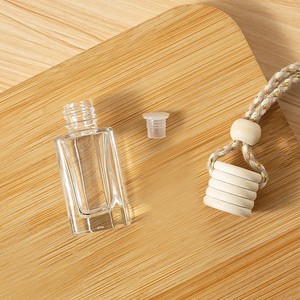 Chapeau en bois suspendu diffuseur d'arôme de voiture 9ml clair voiture suspendu bouteille de parfum voiture parfum diffuseur bouteille en verre - Product Image 1