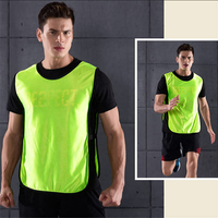 Vente directe d'usine gilet d'entraînement de football personnalisé et bavoirs en maille gilet de football pas cher vêtements de sport d'équipe maillot de football