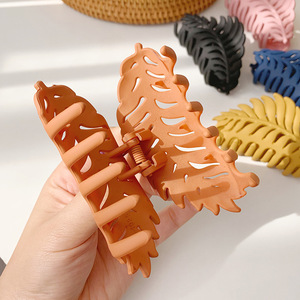 9,5 CM elegante Hoja mate <span class=keywords><strong>Cola</strong></span> <span class=keywords><strong>de</strong></span> <span class=keywords><strong>Caballo</strong></span> pinzas para el cabello señoras accesorio para el cabello para mujeres hechas <span class=keywords><strong>de</strong></span> plástico - Product Image 4