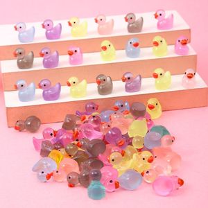 Figuras de patos que brillan en la oscuridad, adornos creativos en miniatura para decoraciones - Product Image 2