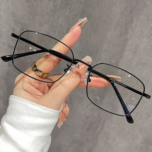 Fabricants <span class=keywords><strong>de</strong></span> <span class=keywords><strong>lunettes</strong></span>, vente en gros <span class=keywords><strong>de</strong></span> <span class=keywords><strong>lunettes</strong></span> carrées en <span class=keywords><strong>fil</strong></span> d'or anti-lumière bleue pour unisexe, verres en PC durables pour la lecture sur ordinateur - Product Image 3