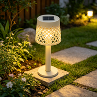 Lanterne solaire LED nordique personnalisée en gros, fonction marche/arrêt automatique, étanche IP44, angle de faisceau 360°, lampe extérieure pour parcs et événements