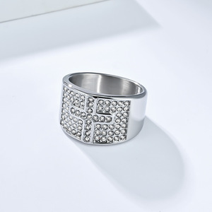 แหวนผู้ชายสแตนเลสสตีลชุบทอง 18K ประดับเพชรเต็มวง ดีไซน์รูปกากบาท สไตล์พังก์ ของขวัญเครื่องประดับรูปทรงเรขาคณิต - Product Image 4