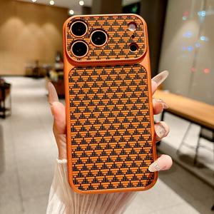 Coque magnétique à motif écossais pour iPhone 17 Pro Max, transformable instantanément en grande fenêtre, compatible avec les modèles 16 et 15, finition mate et antichoc. - Product Image 6