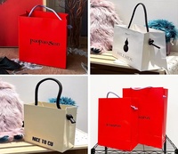 Sacs shopping en papier de la série Vibrant Pink City avec poignée en ruban noir, impression personnalisée, emballage de marque de mode pour la vente au détail, fabrication en usine