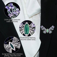 Broche Papillon en Gros Micro-Pavée de Zircon Cubique Violet et Vert, Accessoire Vestimentaire pour Femme, Idéale pour la Décoration de Revers de Costume