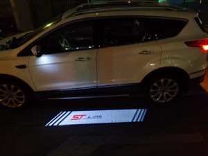 ไฟส่องพื้นโลโก้ ADT MK3 สำหรับกระจกมองข้าง พร้อมไฟ LED ตกแต่ง  สำหรับเปลี่ยนแทนไฟเดิม  พร้อมพรมโลโก้ ST Line RS สำหรับ C-Max II ปี 2010-2018 - Product Image 6