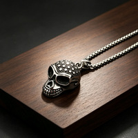 Liontin Pria dari Baja Anti Karat 316L dengan Motif Pohon Kehidupan Yggdrasil Viking Norse, Raven Odin, dan Simpul Celtic Spiral