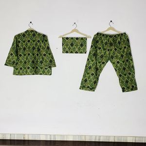 Conjunto de Pijama Floral Estampado a Mano de Alta Calidad - Ropa de Dormir de Algodón, Ropa de Dormir y de Estar por Casa de Verano Estilo Bohemio para Mujer, Regalo - Product Image 4
