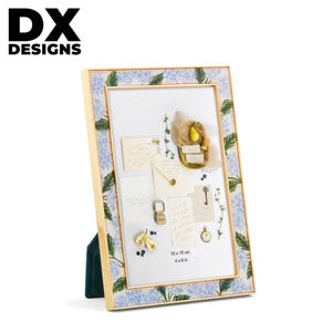 กรอบรูปพลาสติกหรูหราสั่งทำ DX Designs ขนาด 4x6 5x7 6x8 8x10 นิ้ว ขอบสีทอง พร้อมแผ่นไม้ก๊อก สำหรับตกแต่งบนโต๊ะ - Product Image 4