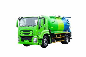 Camión de succión de alcantarillado Isuzu GIGA con potencia de succión súper fuerte, alta eficiencia para dragado de alcantarillado y limpieza de fosas sépticas. - Product Image 1