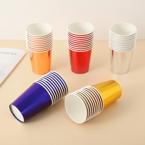 Vaso de Papel Desechable de Alta Calidad de 9oz, Vaso de Papel con Lámina Dorada para Fiestas - Product Image 3