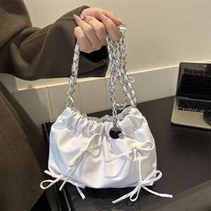 Bolso de hombro tipo cubo con cordón y diseño de lazo - Product Image 1