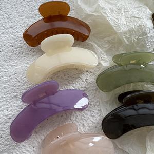 Pince à cheveux en acrylique transparente géante pour femme, motif lune creuse, couleurs bonbon, pour cheveux épais - Product Image 2