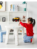 Table et chaise en plastique recyclé blanc
