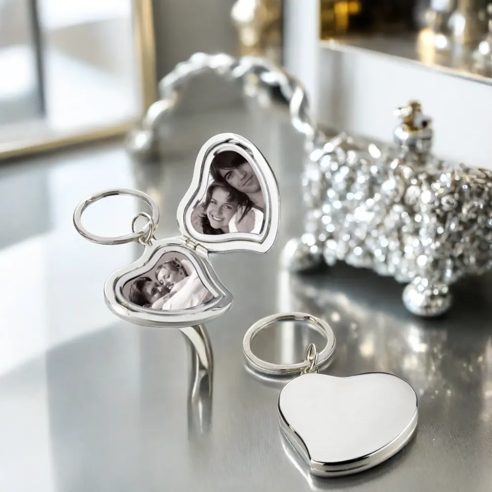 Romantischer einzigartiger schlagender Herz-Schlüsselanhänger aus Silber Metall Doppelrahmen-Schlüsselring Alloy Unberührungs-Herz-Schlüsselanhänger Hülle für Liebe